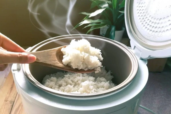 nấu cơm ngon bằng nồi cơm điện