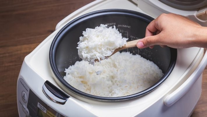 nấu cơm ngon bằng nồi cơm điện